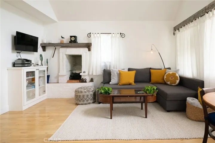 4028 Huron Avenue, Culver City, California 90232