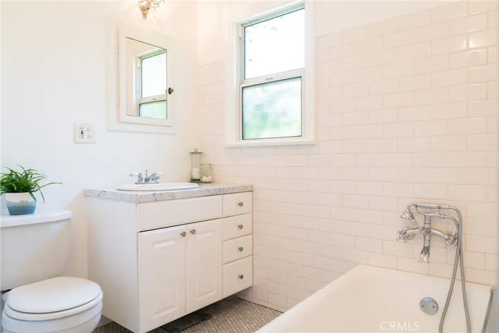 2nd Bathroom
