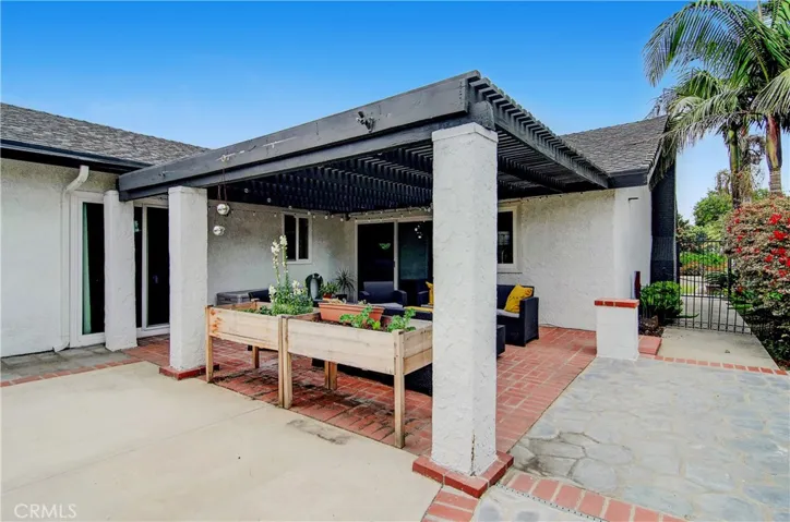Outdoor private lounge
