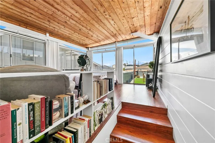 22 65th Place, Long Beach, California 90803