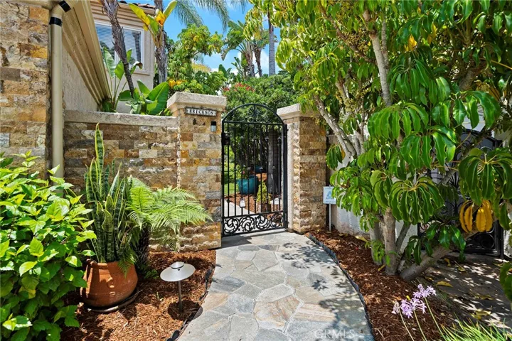 1898 Mountain Valley, Escondido, California 92029