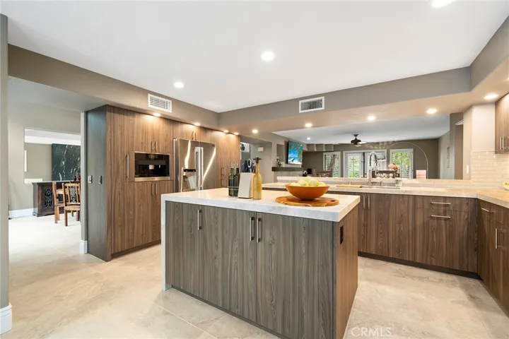1898 Mountain Valley, Escondido, California 92029