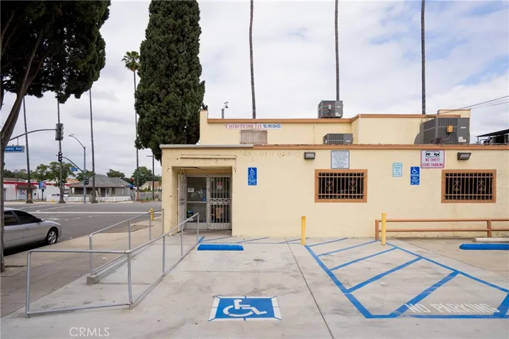 1090 S Garey Avenue, Pomona, California 91766