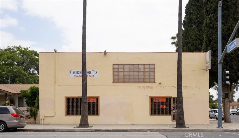 1090 S Garey Avenue, Pomona, California 91766