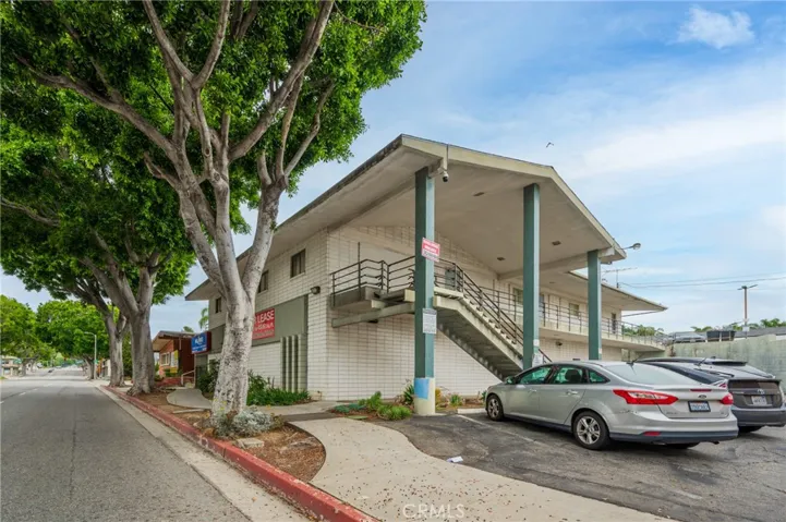7346 Painter Avenue, Whittier, California 90602