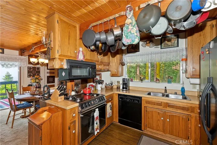 21575 Lakeland View, Cedarpines Park, California 92322
