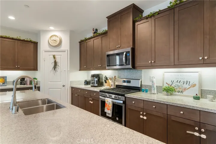 29210 Royal Tarlair, Lake Elsinore, California 92530