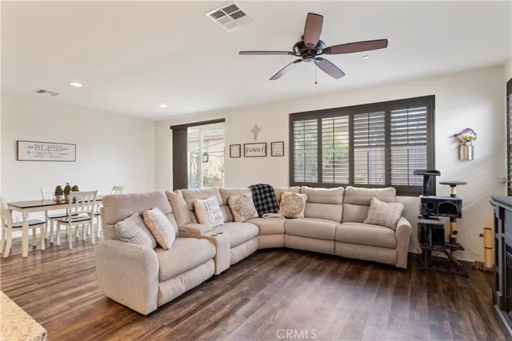 29210 Royal Tarlair, Lake Elsinore, California 92530