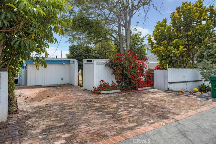 1945 Glenneyre Street, Laguna Beach, California 92651
