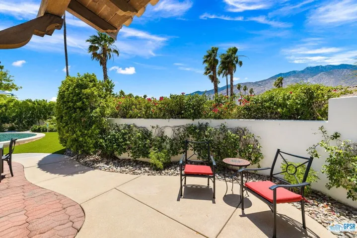 1106 Villa Francea, Palm Springs, California 92262