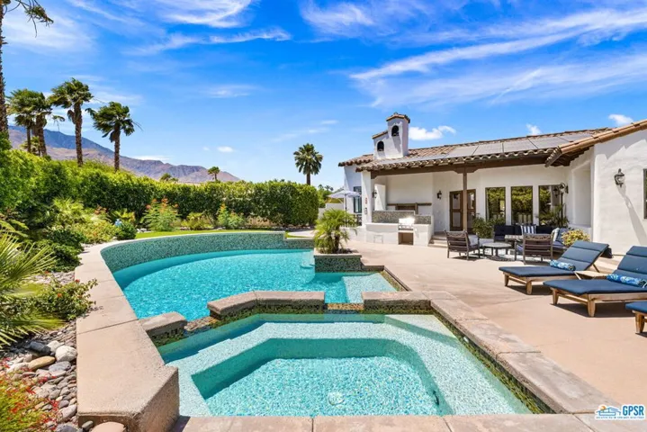 1106 Villa Francea, Palm Springs, California 92262