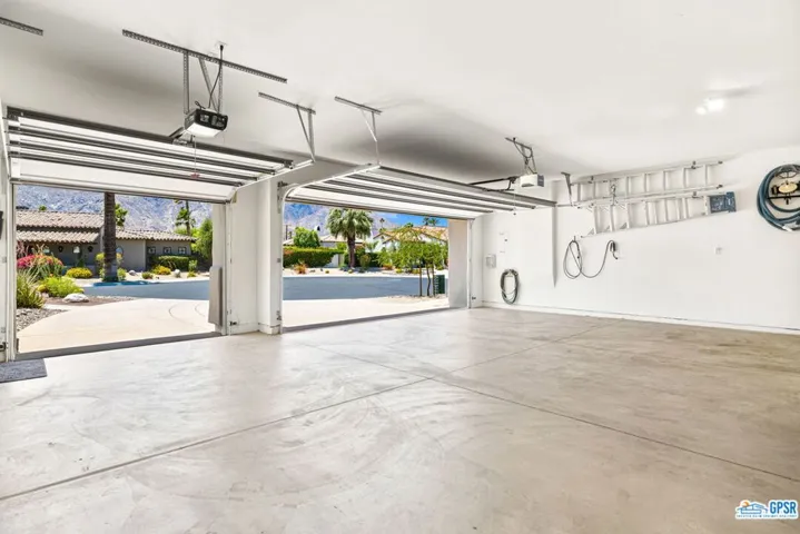 1106 Villa Francea, Palm Springs, California 92262