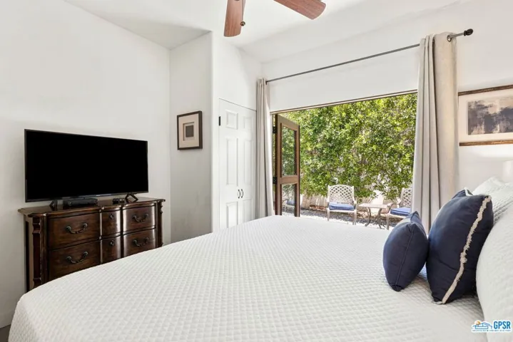 1106 Villa Francea, Palm Springs, California 92262