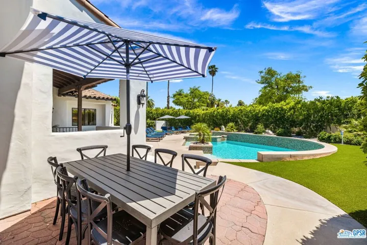 1106 Villa Francea, Palm Springs, California 92262