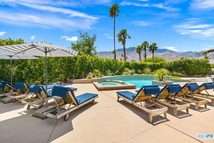 1106 Villa Francea, Palm Springs, California 92262