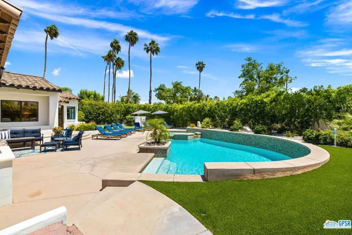 1106 Villa Francea, Palm Springs, California 92262