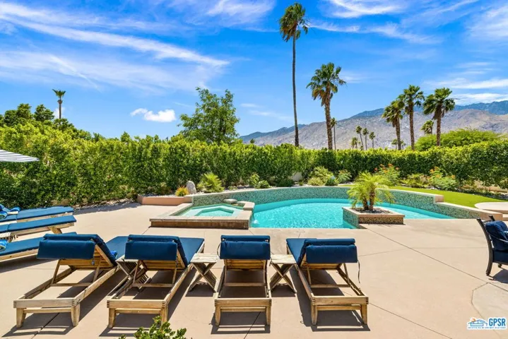 1106 Villa Francea, Palm Springs, California 92262
