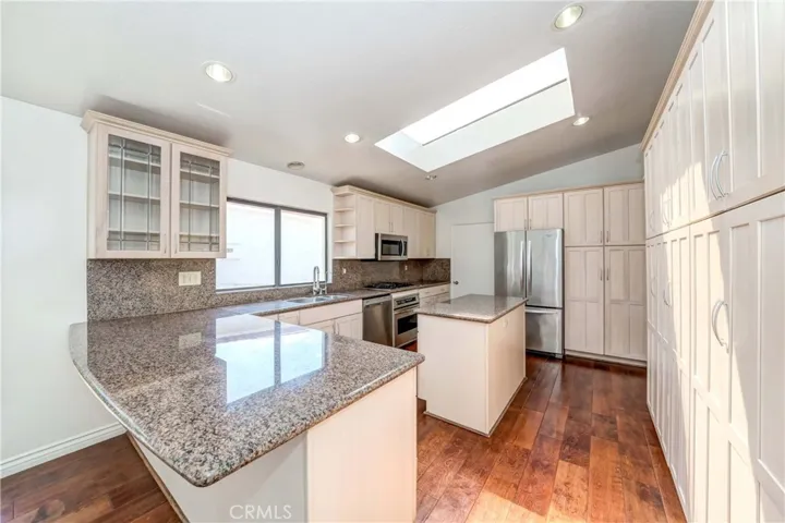 6524 Via Baron, Rancho Palos Verdes, California 90275