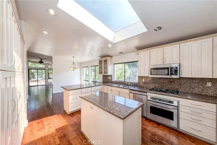 6524 Via Baron, Rancho Palos Verdes, California 90275