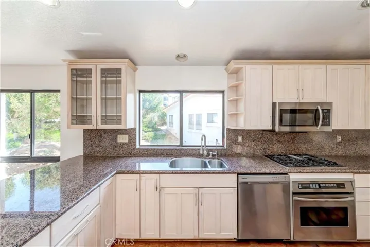 6524 Via Baron, Rancho Palos Verdes, California 90275