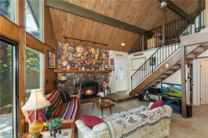 1170 Klondike Drive, Lake Arrowhead, California 92352