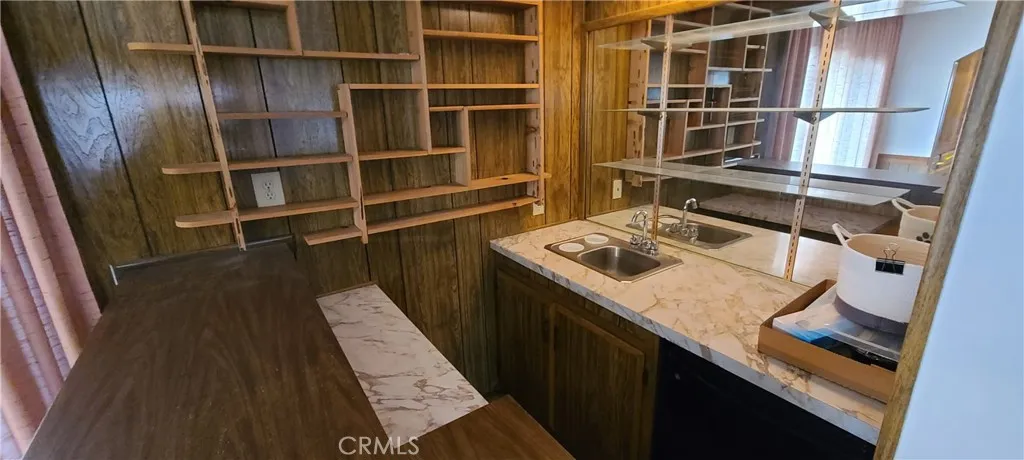 Wet bar!