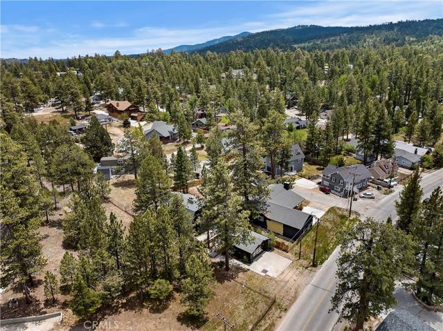 537 Edgemoor Road, Big Bear, California 92315