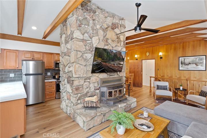 537 Edgemoor Road, Big Bear, California 92315