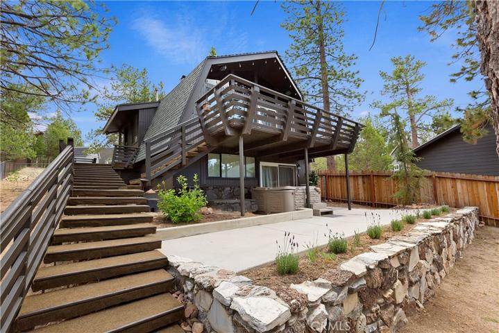 537 Edgemoor Road, Big Bear, California 92315