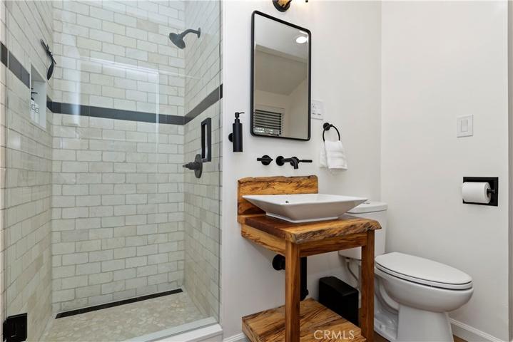 Upstairs Bathroom/Primary Bathroom