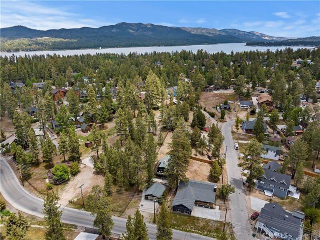 537 Edgemoor Road, Big Bear, California 92315