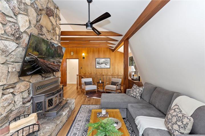 537 Edgemoor Road, Big Bear, California 92315