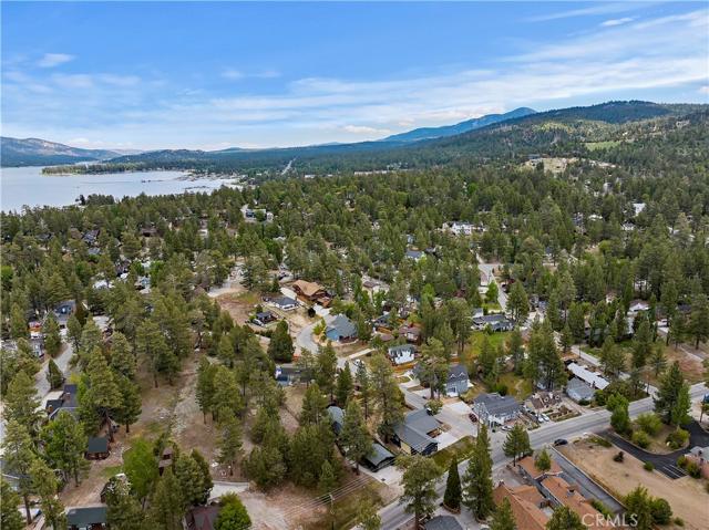 537 Edgemoor Road, Big Bear, California 92315