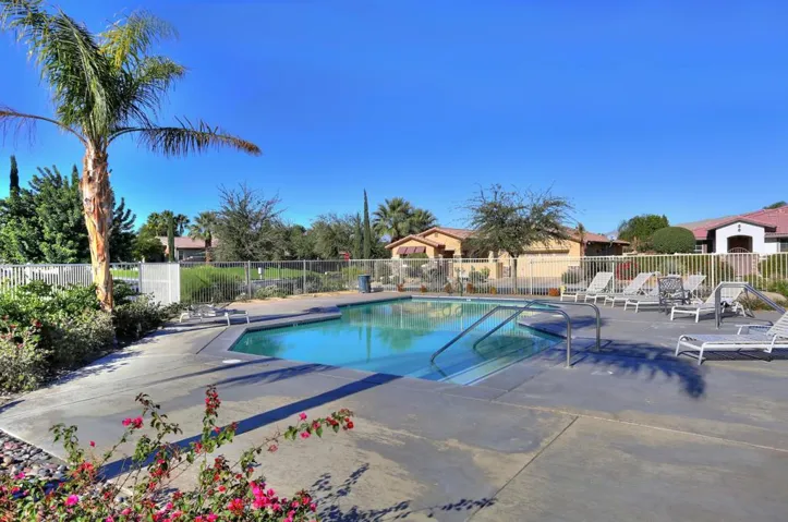 059_049_Pool
