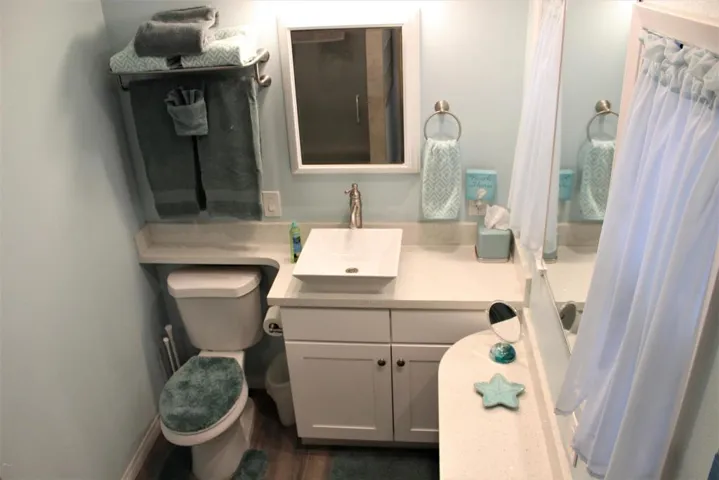 3072 Solimar Beach Drive Master Bathroom