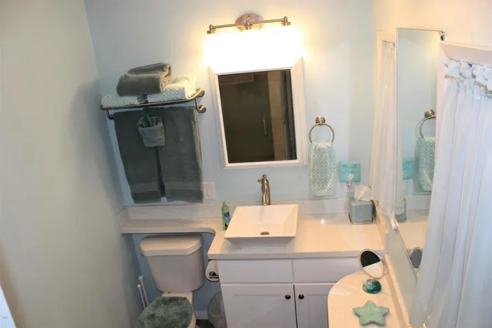 3072 Solimar Beach Drive Master Bathroom
