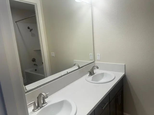 1117 Sunridge Drive, Hollister, California 95023