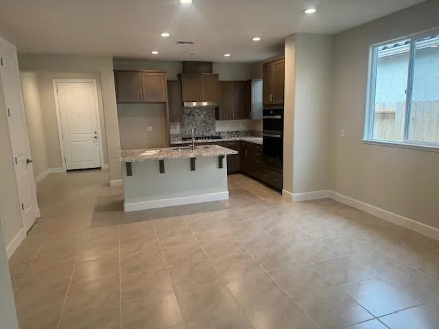 1117 Sunridge Drive, Hollister, California 95023