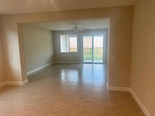 1117 Sunridge Drive, Hollister, California 95023