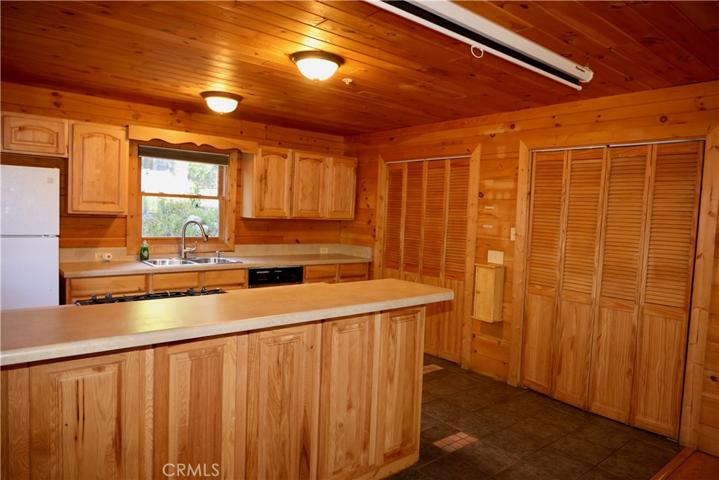37023 Alder Drive, Mountain Home Village, California 92359