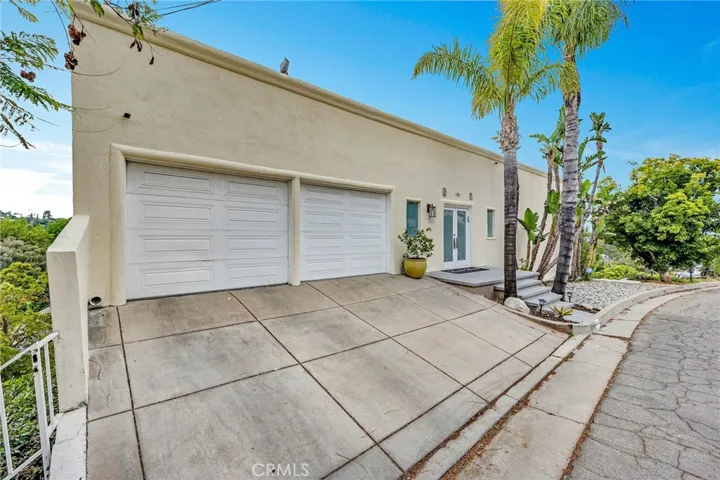 5111 Escobedo Drive, Woodland Hills, California 91364