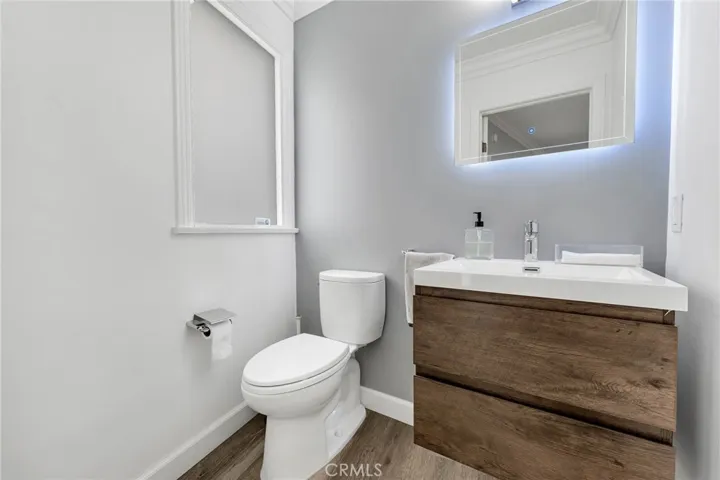 5111 Escobedo Drive, Woodland Hills, California 91364
