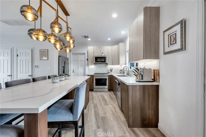 5111 Escobedo Drive, Woodland Hills, California 91364