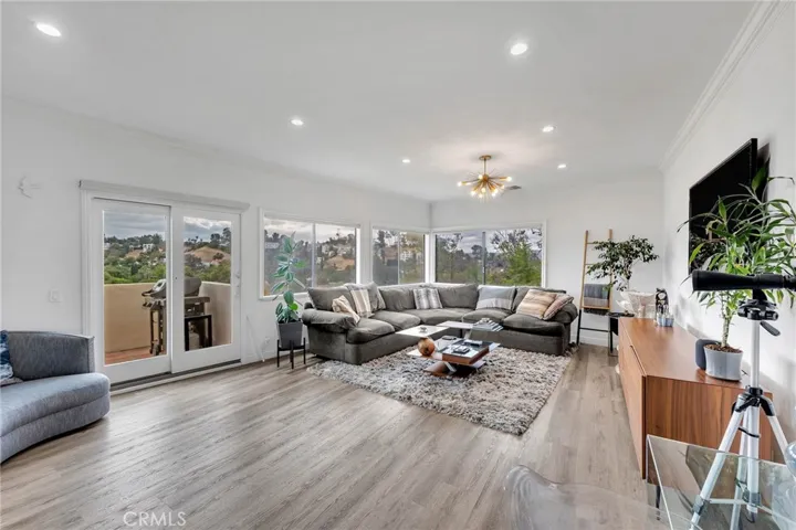 5111 Escobedo Drive, Woodland Hills, California 91364