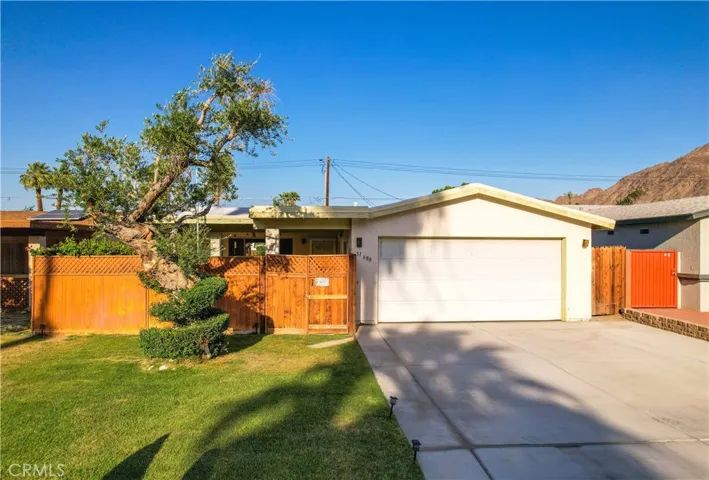 51680 Avenida Martinez, La Quinta, California 92253