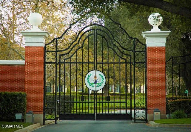 Lake Sherwood Front Gate smaller
