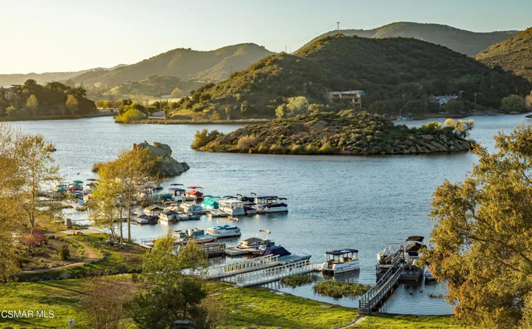 Lake Sherwood boat docks
