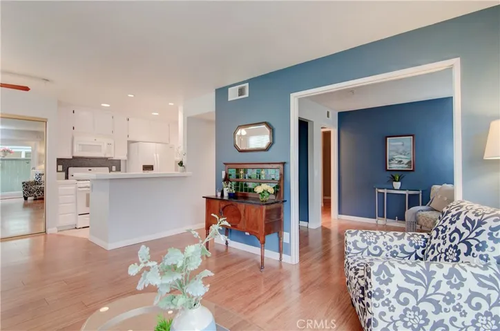 18242 Parkview Lane Unit 101, Huntington Beach, California 92648