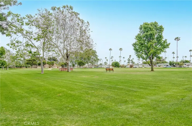 18242 Parkview Lane Unit 101, Huntington Beach, California 92648