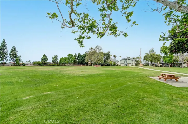 18242 Parkview Lane Unit 101, Huntington Beach, California 92648